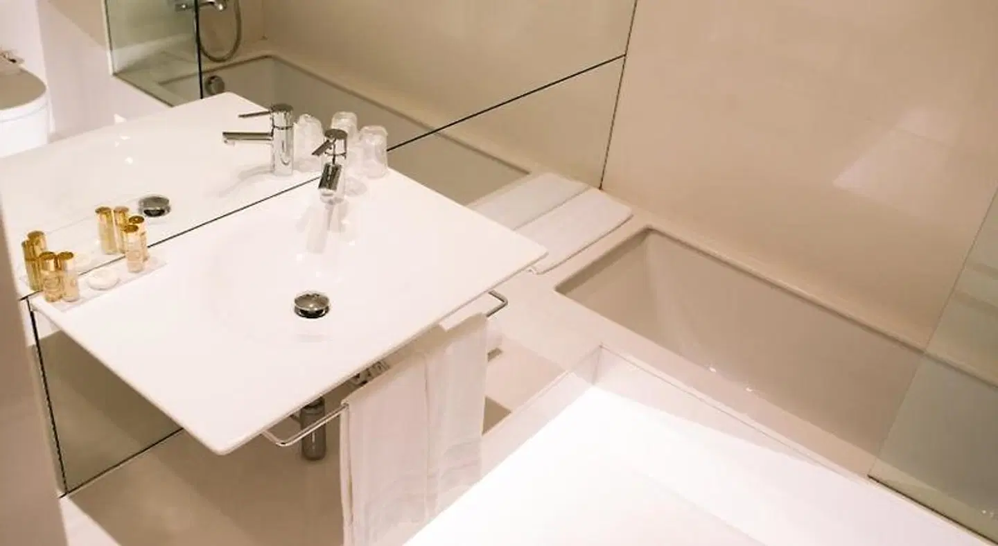 4615 Hotel Badezimmer
