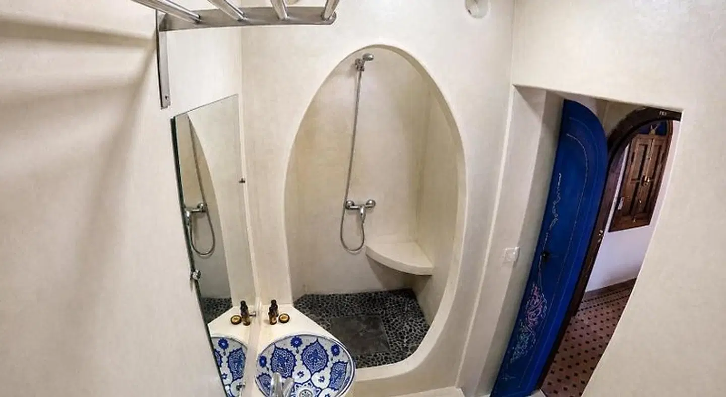 Riad Zaitouna Chaouen Badezimmer