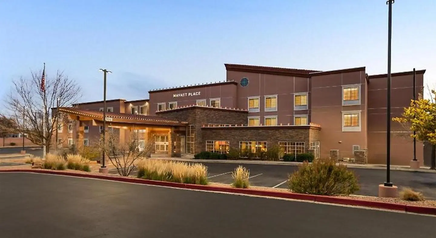Hyatt Place Santa Fe EXTERIOR