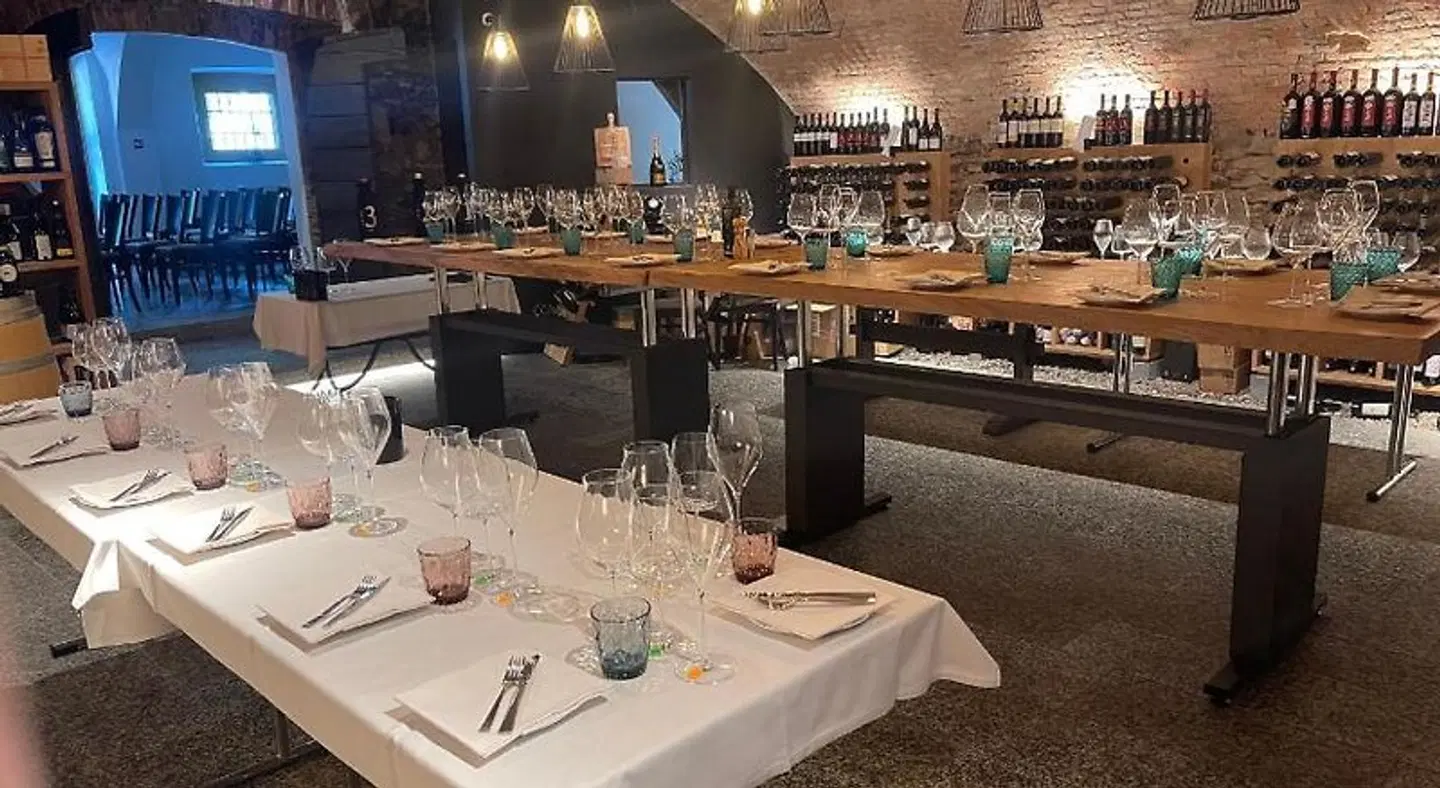 Serta Restaurant