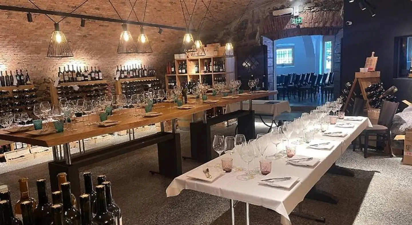 Serta Restaurant