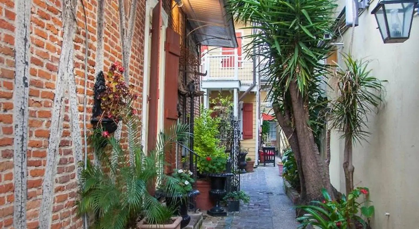 St. Pierre French Quarter EXTERIOR