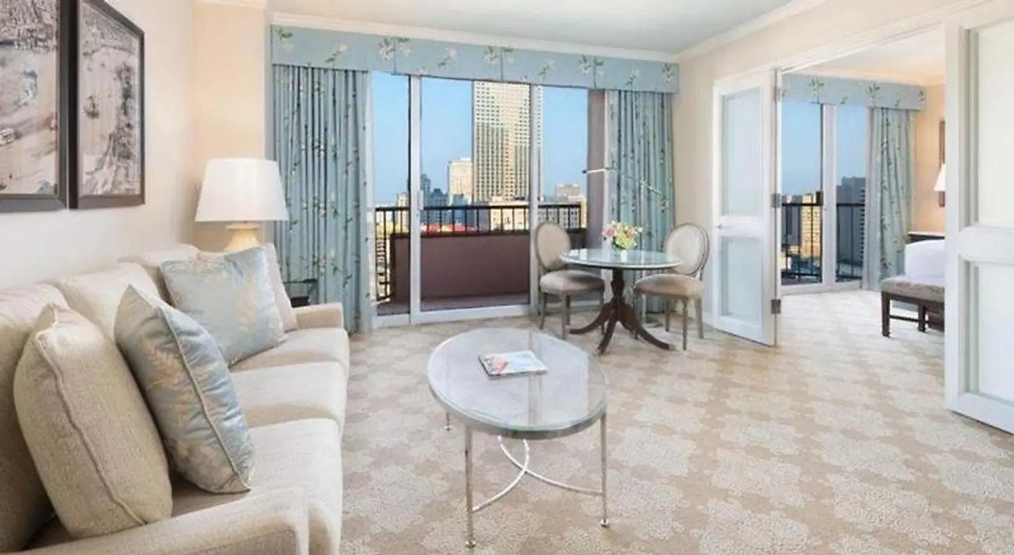Windsor Court Hotel ROOM_EXAMPLE