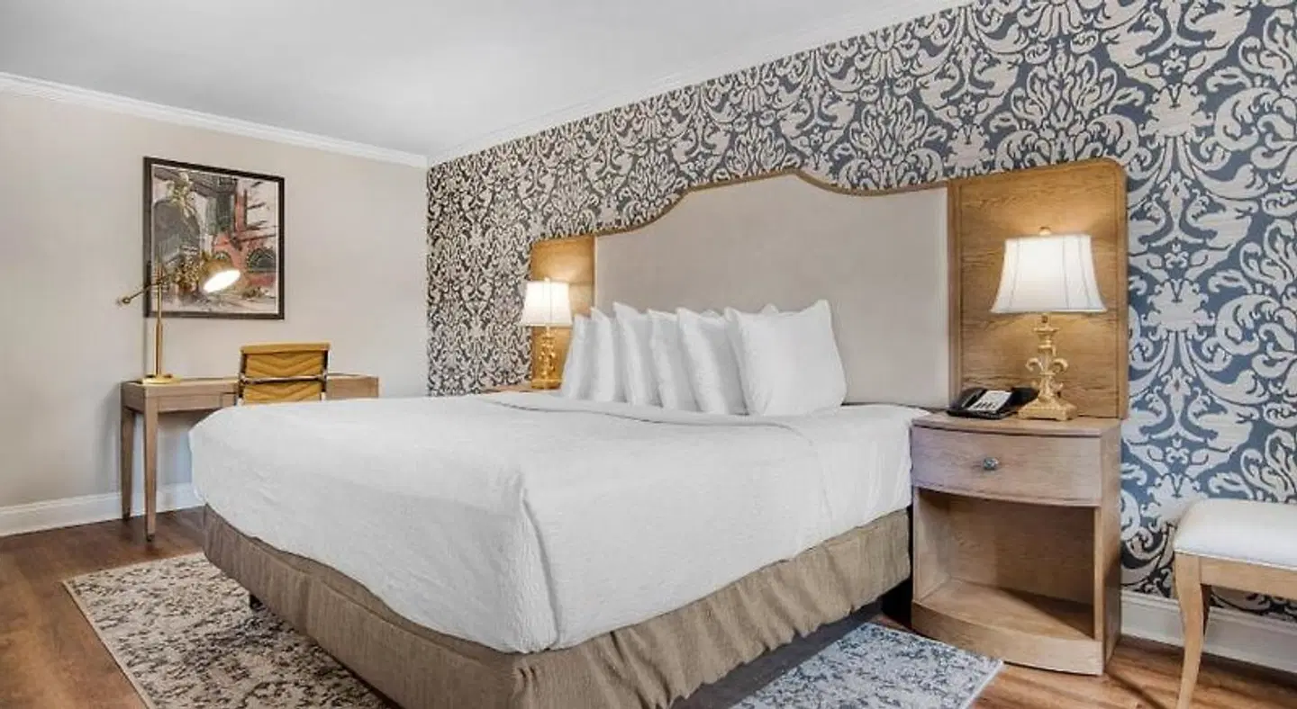 Best Western Plus Landmark French Quarter ROOM_EXAMPLE