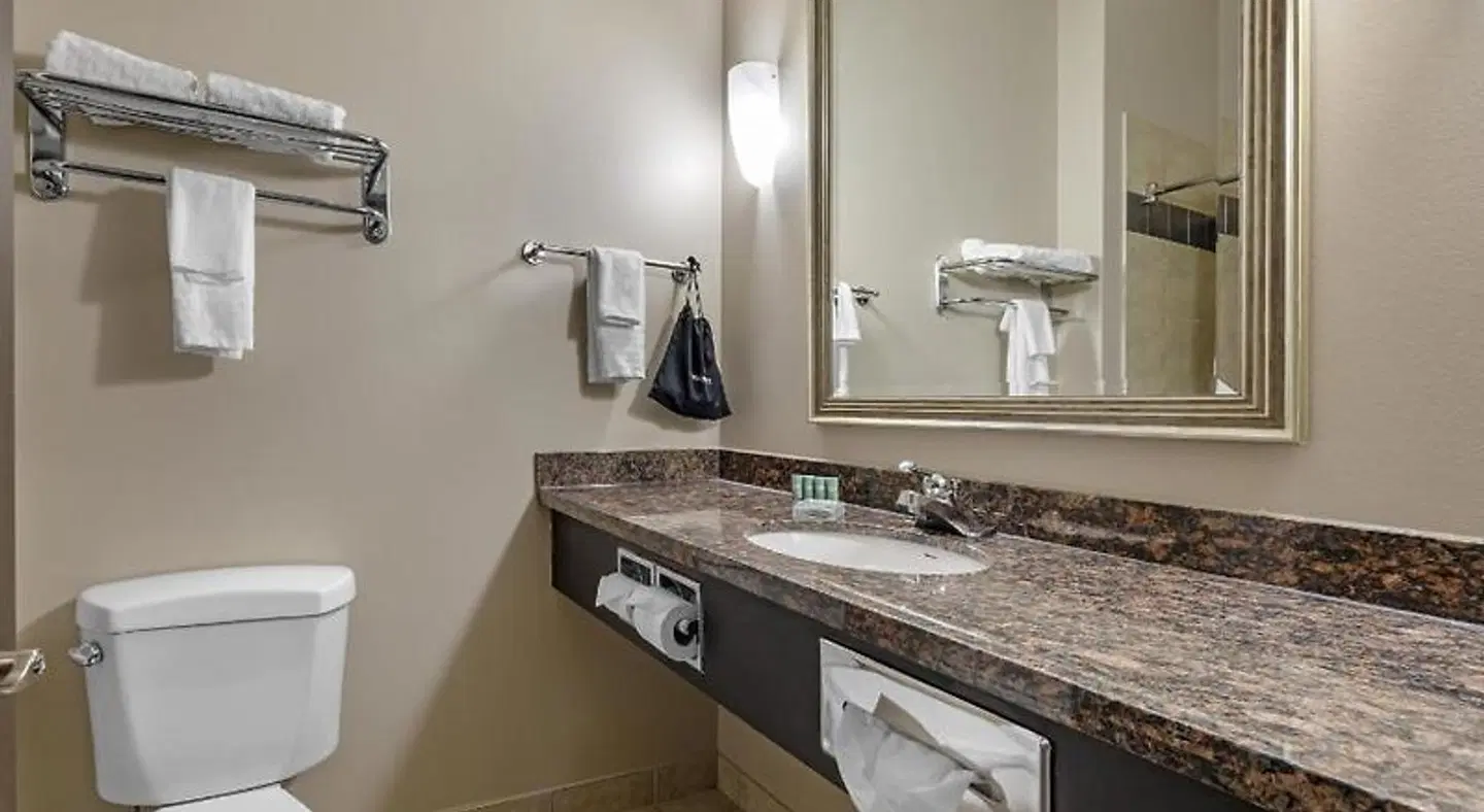 Best Western Plus Estevan Inn & Suites Badezimmer