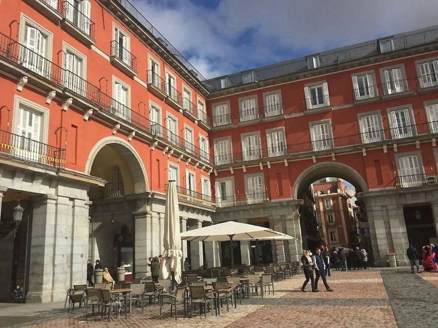 Plaza Mayor Suites & Apartments EXTERIOR