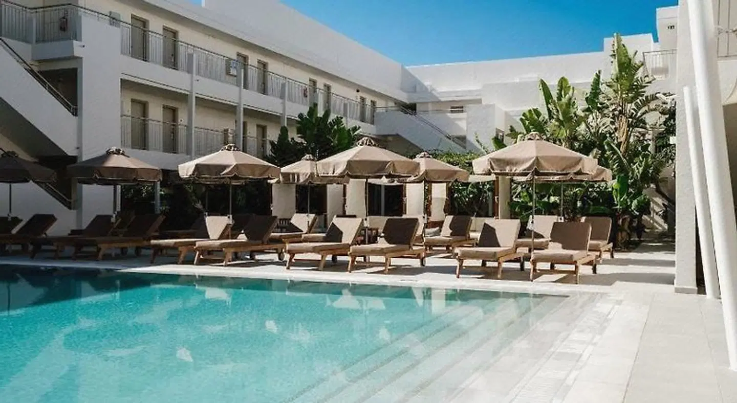 Nissi Park Hotel OUTDOOR_POOL