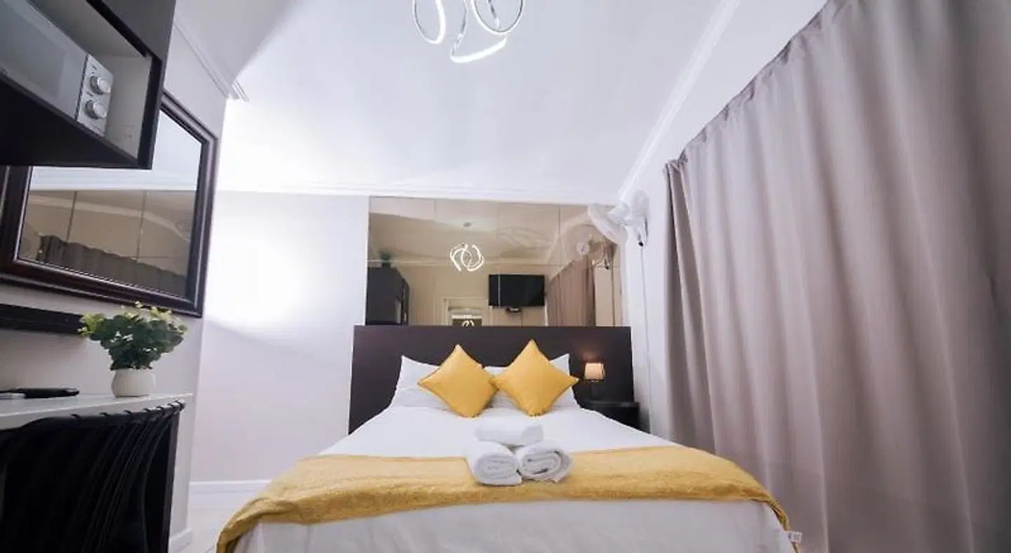 Royal Palms Guest House ROOM_EXAMPLE