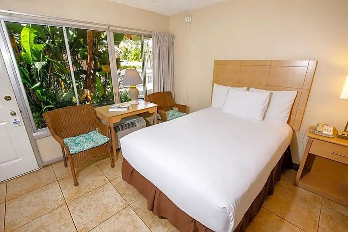 Naples Garden Inn ROOM_EXAMPLE