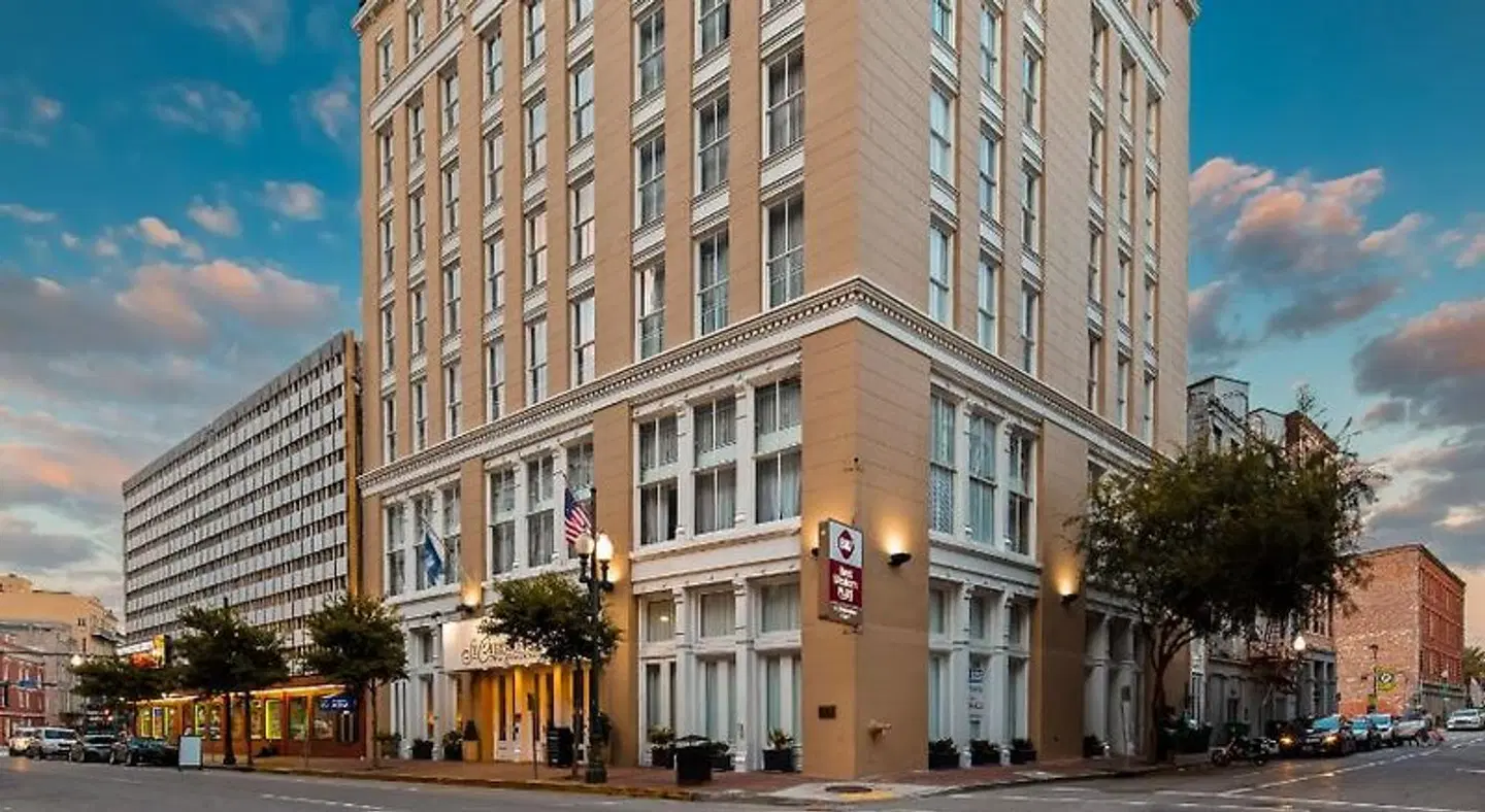 Best Western Plus St. Christopher Hotel EXTERIOR