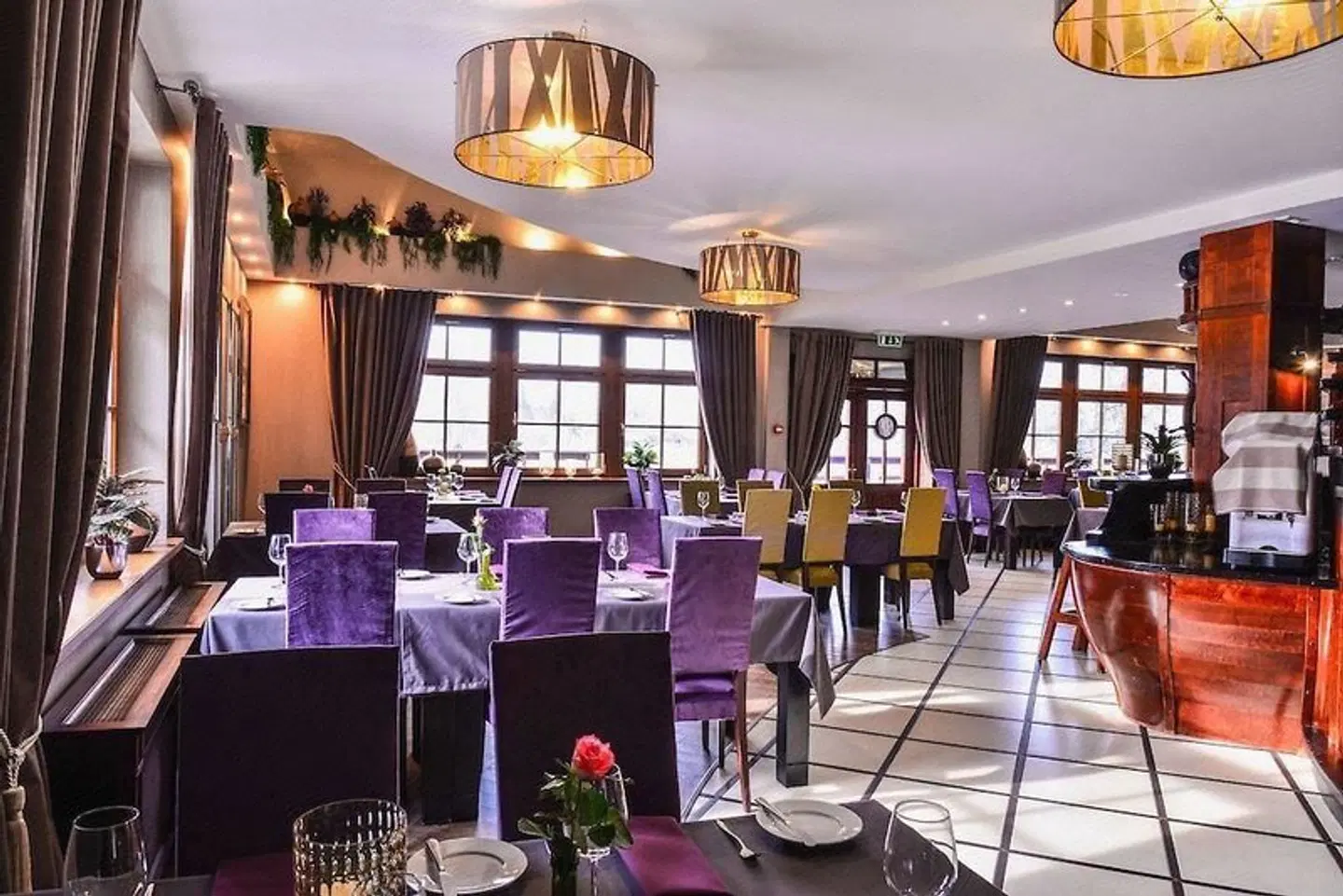 Port Hotel Restaurant