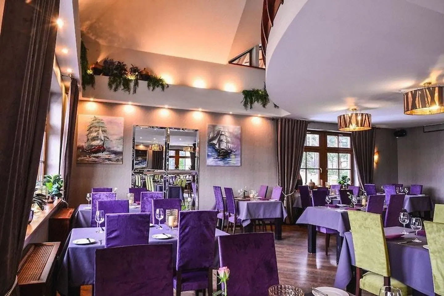 Port Hotel Restaurant
