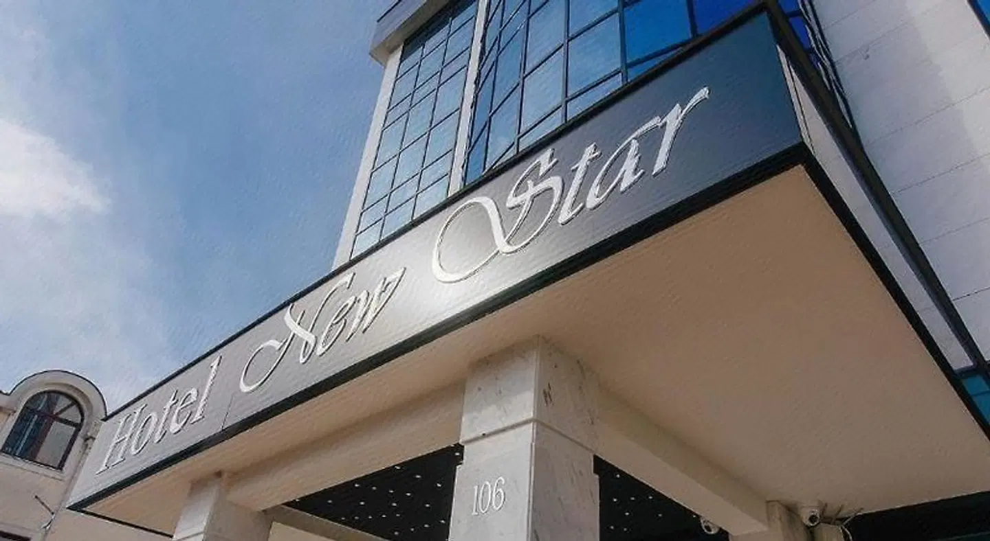New Star EXTERIOR