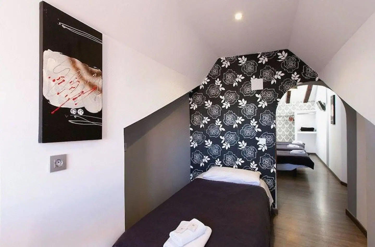 Hostal Abril Madrid PEOPLE