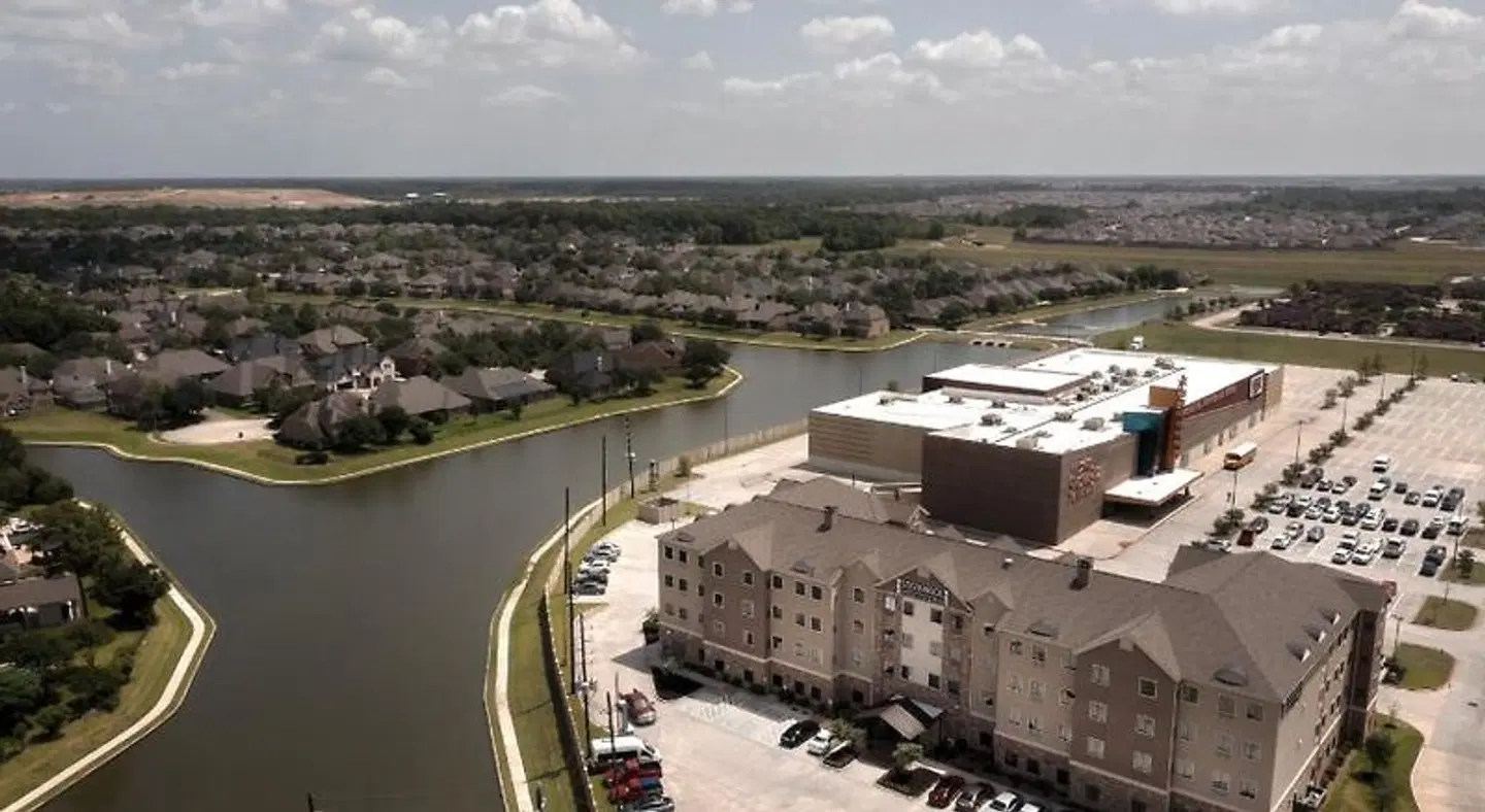 Staybridge Suites Houston - Humble Beltway 8 E by IHG LANDSCAPE