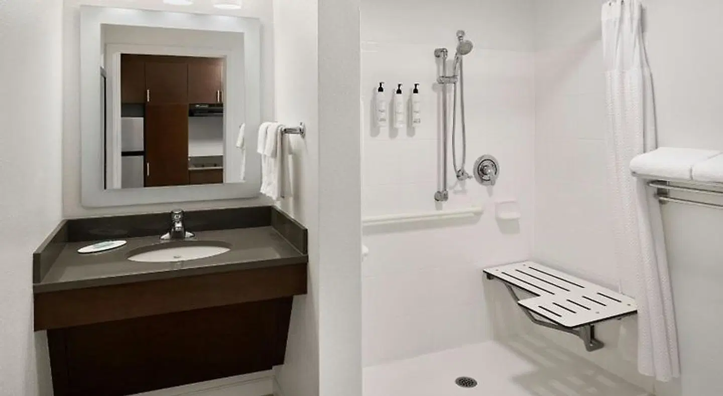 TownePlace Suites by Marriott Springfield Badezimmer
