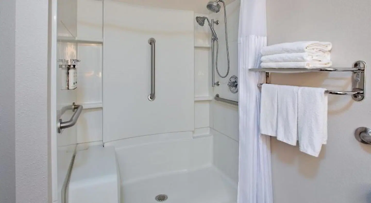Holiday Inn Express & Suites Sumter by IHG Badezimmer