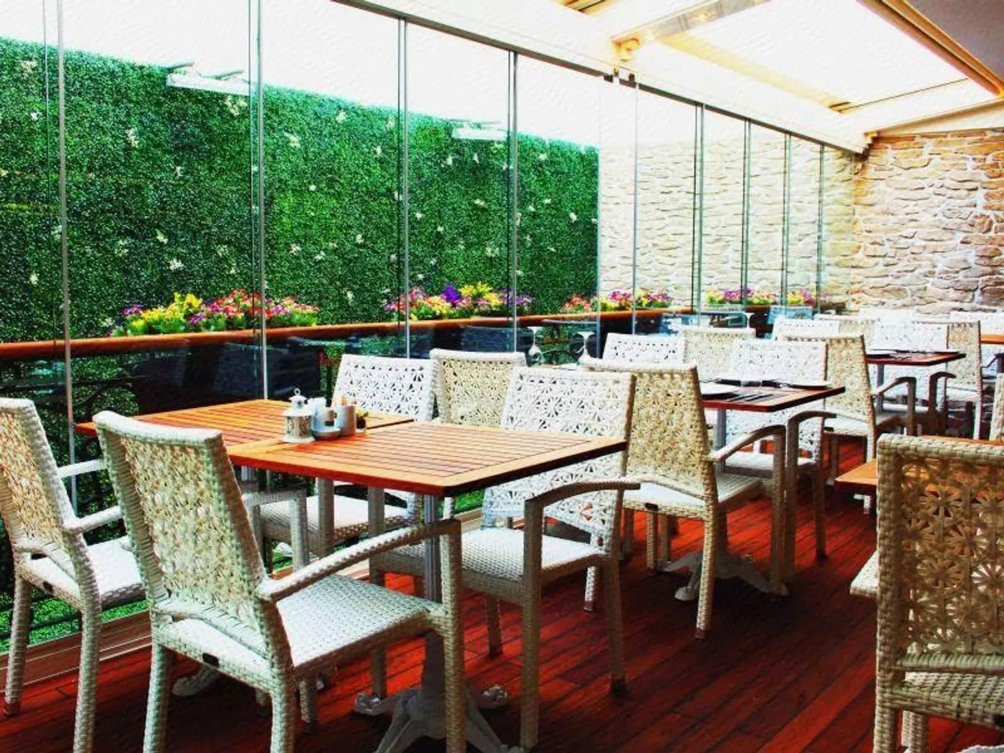 Nowy Efendi Terrasse