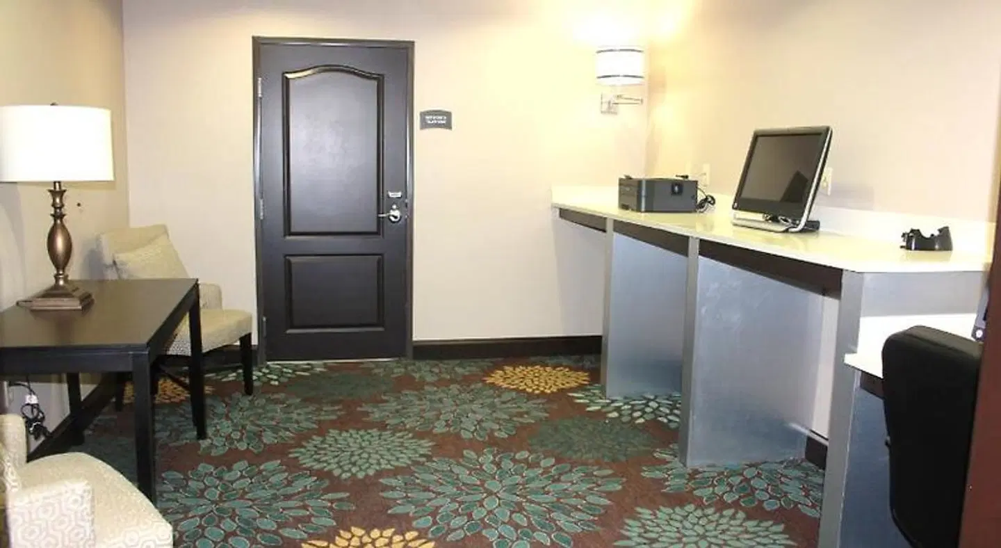 Staybridge Suites Houston IAH - Beltway 8 by IHG ROOM_EXAMPLE