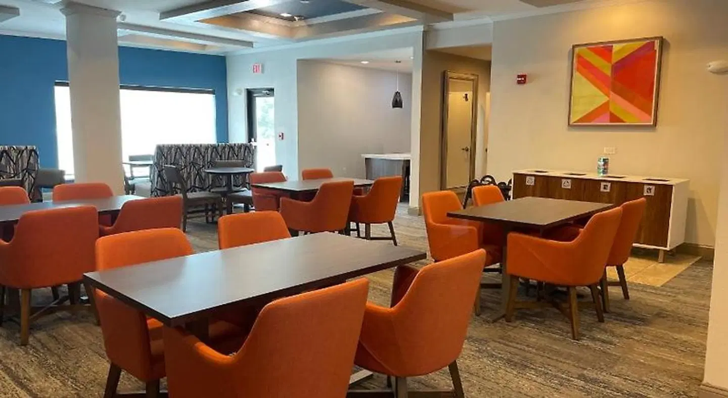 Holiday Inn Express & Suites Montgomery by IHG LOUNGE_LOBBY
