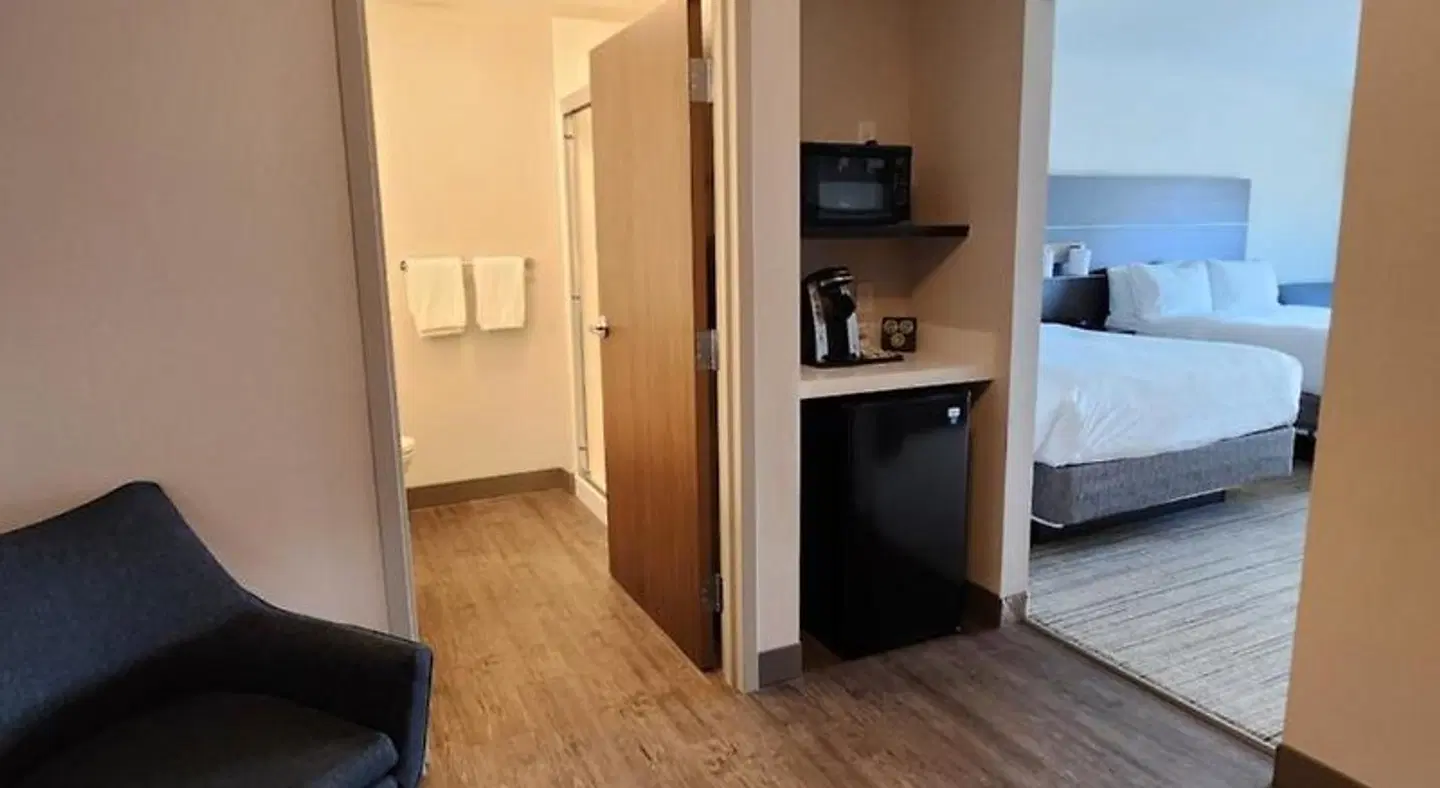 Holiday Inn Express & Suites - Camas ROOM_EXAMPLE