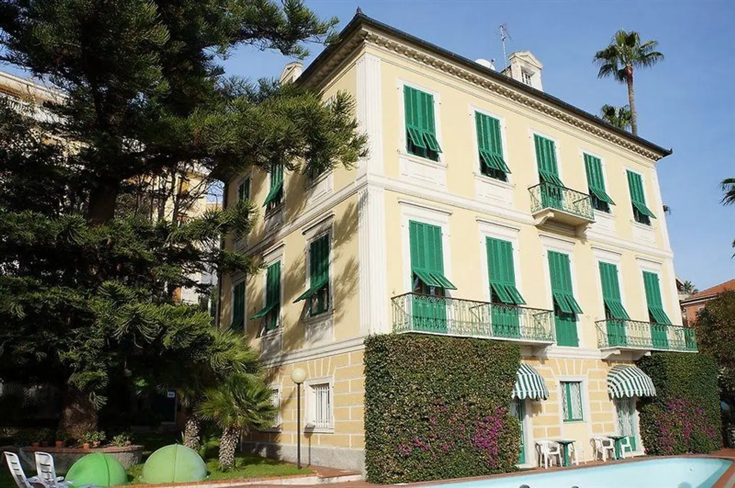 Miramare EXTERIOR