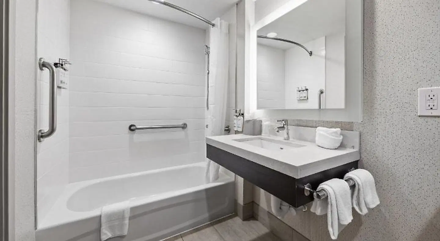 Holiday Inn Express Sunnyvale - Silicon Valley by IHG Badezimmer