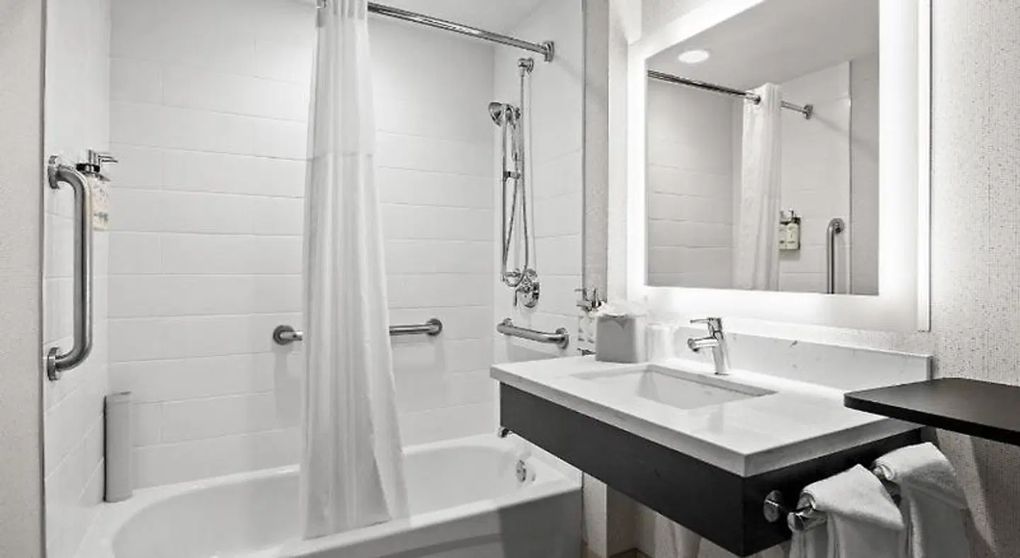 Holiday Inn Express Sunnyvale - Silicon Valley by IHG Badezimmer