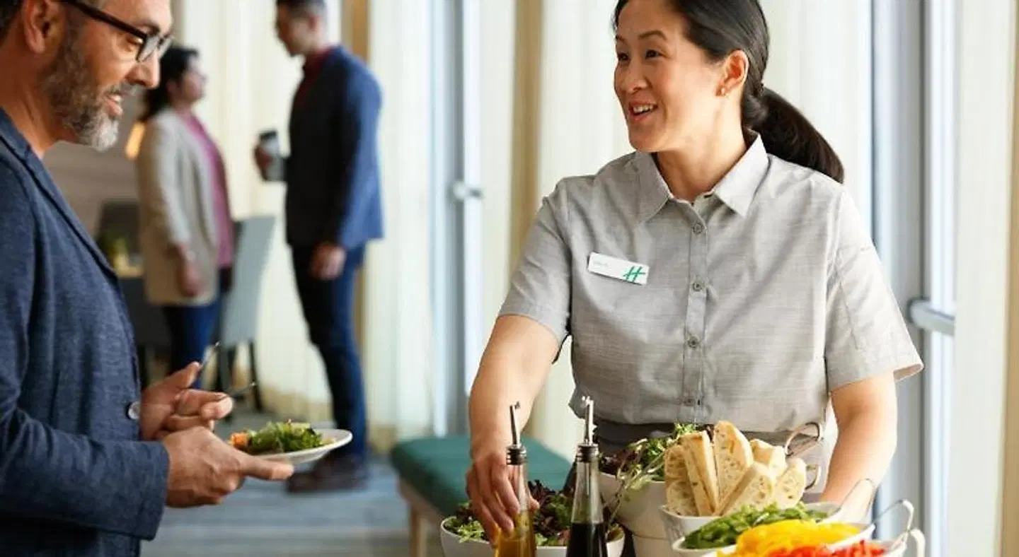 Holiday Inn Chicago OHare - Rosemont by IHG PEOPLE