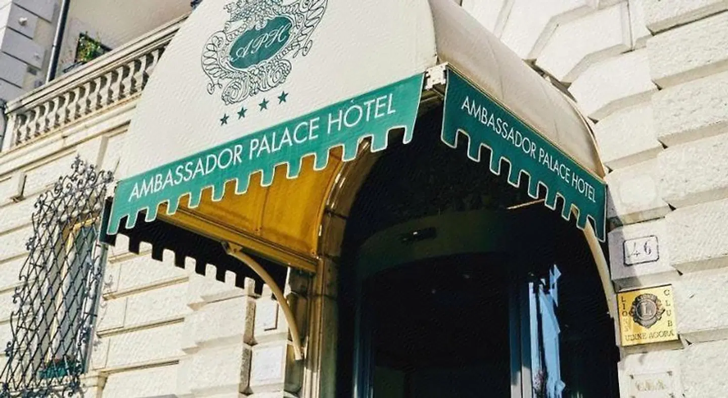 Ambassador Palace Hotel EXTERIOR