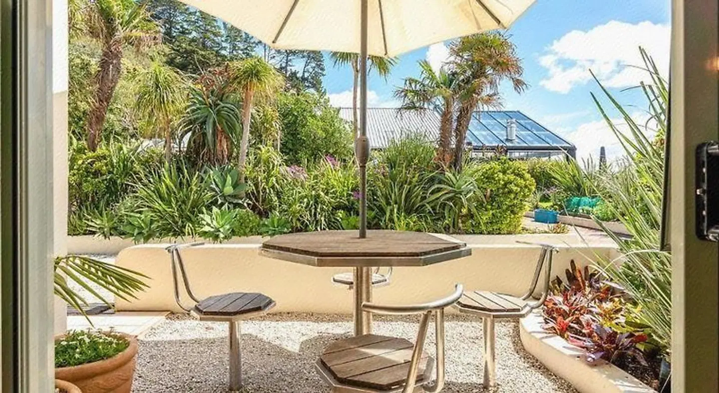 Onetangi Beach Apartments Terrasse