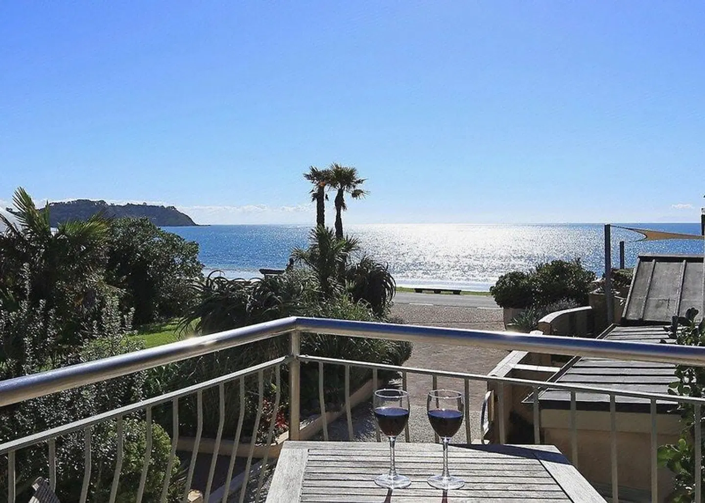 Onetangi Beach Apartments Terrasse