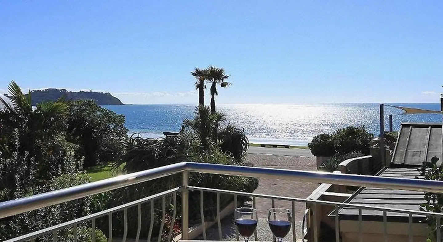 Onetangi Beach Apartments Terrasse