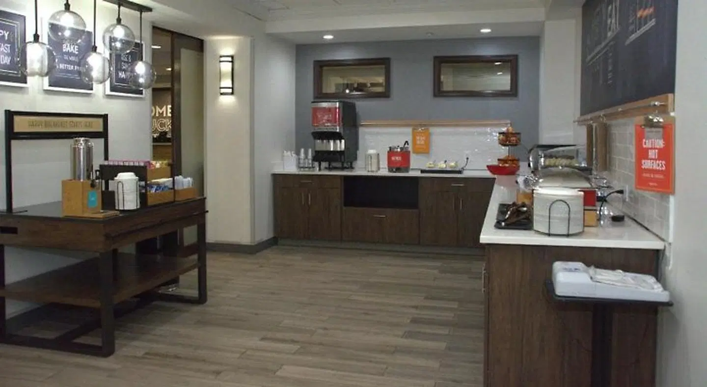 Hampton Inn Cambridge LOUNGE_LOBBY
