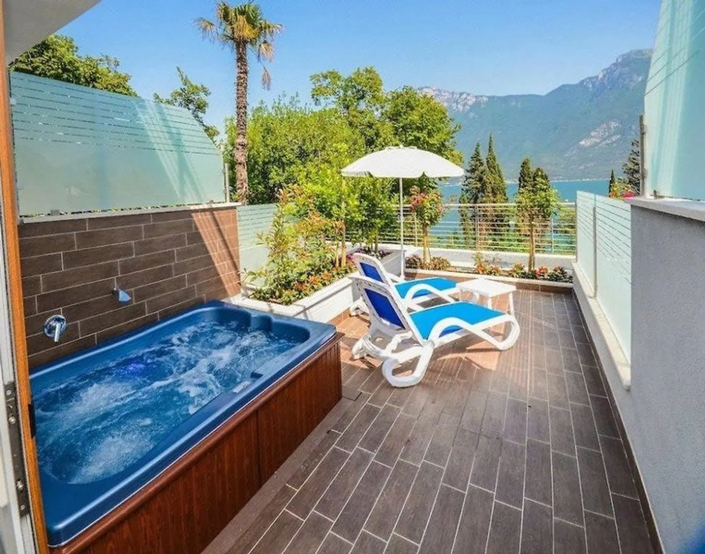Garda Suite Hotel OUTDOOR_POOL