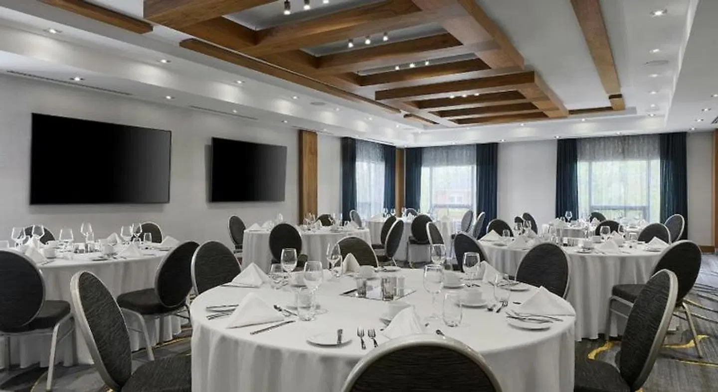 Delta Hotels by Marriott Waterloo Restaurant