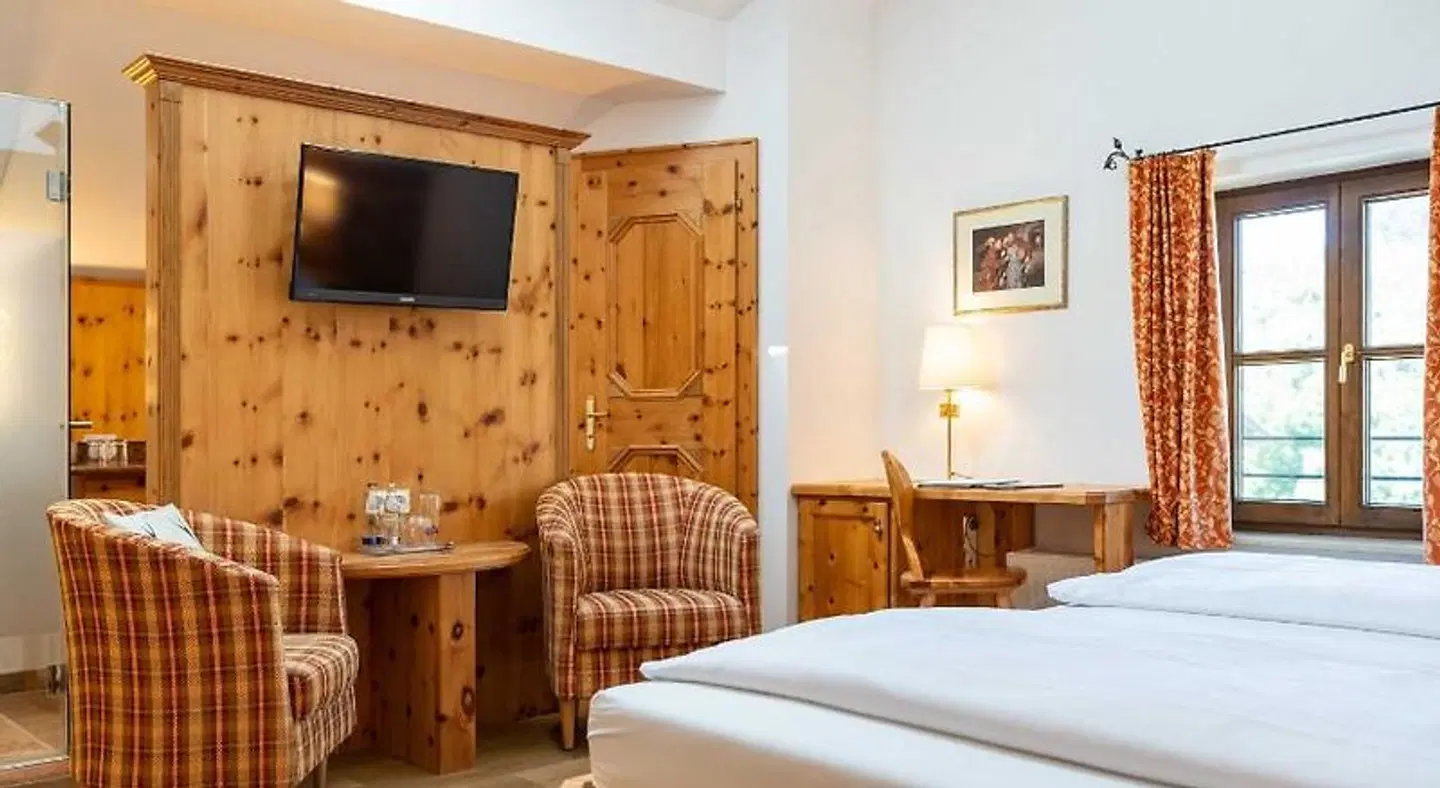Landgasthof zum Erdinger Weissbräu ROOM_EXAMPLE