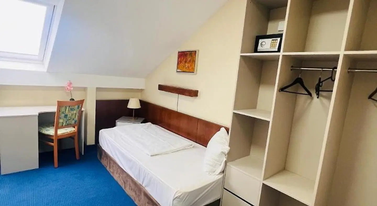 Am Flughafen ROOM_EXAMPLE