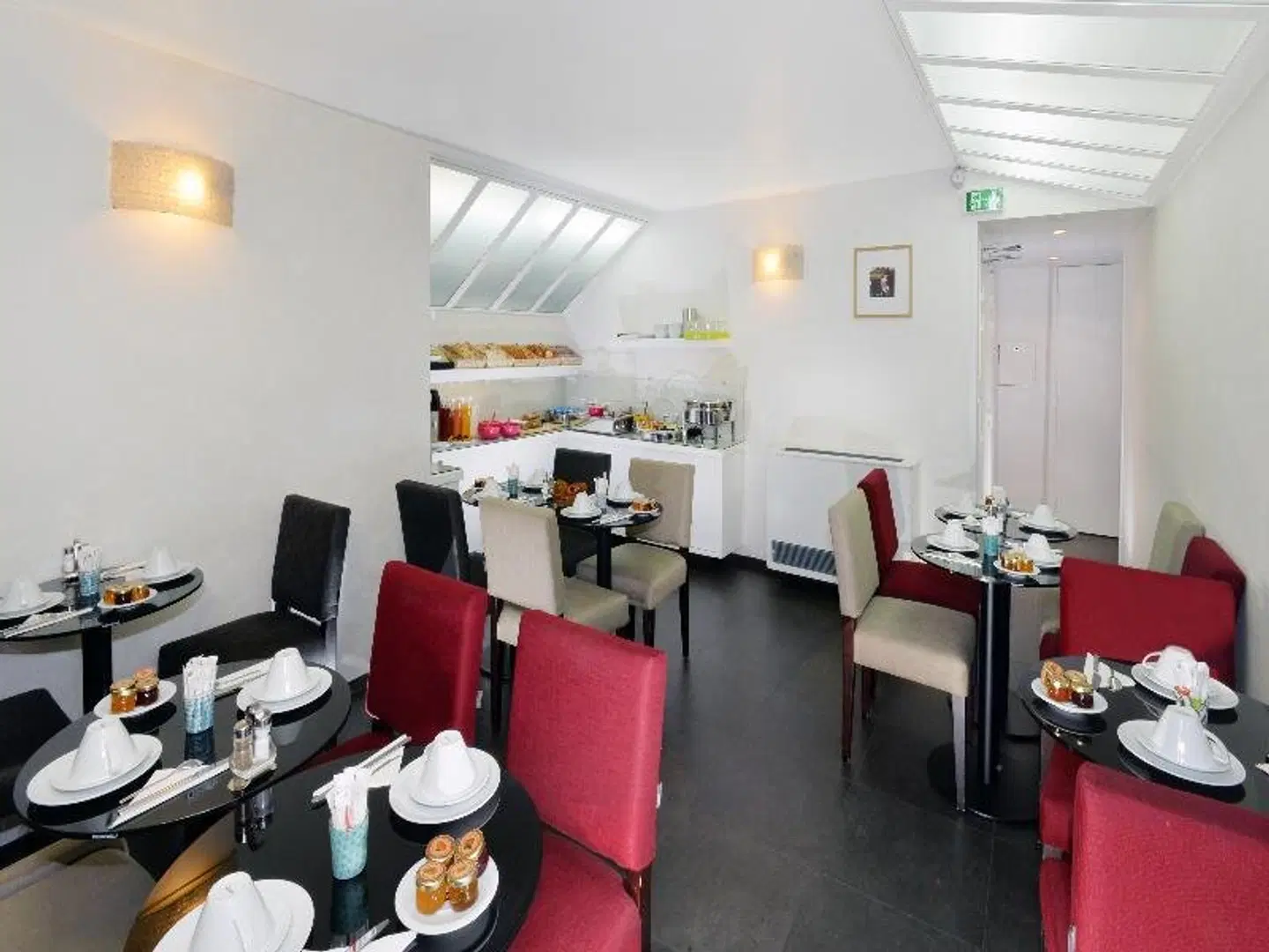 Emeraude Plaza Etoile Restaurant