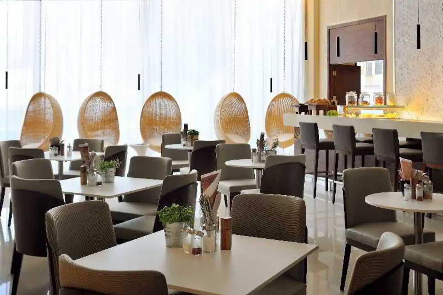 Courtyard by Marriott World Trade Center, Abu Dhabi Restaurant