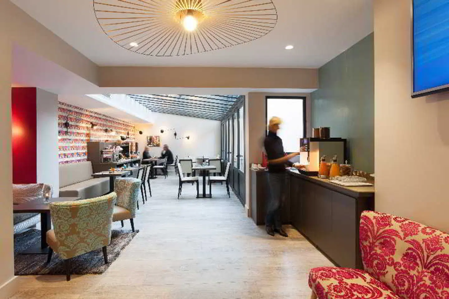 Vic Eiffel LOUNGE_LOBBY