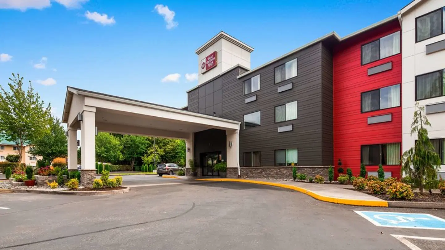 Best Western Plus Portland Airport Hotel & Suites EXTERIOR