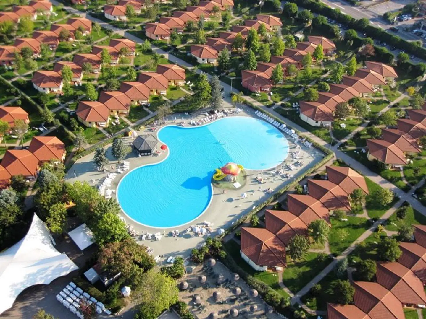 Camping Bella Italia OUTDOOR_POOL