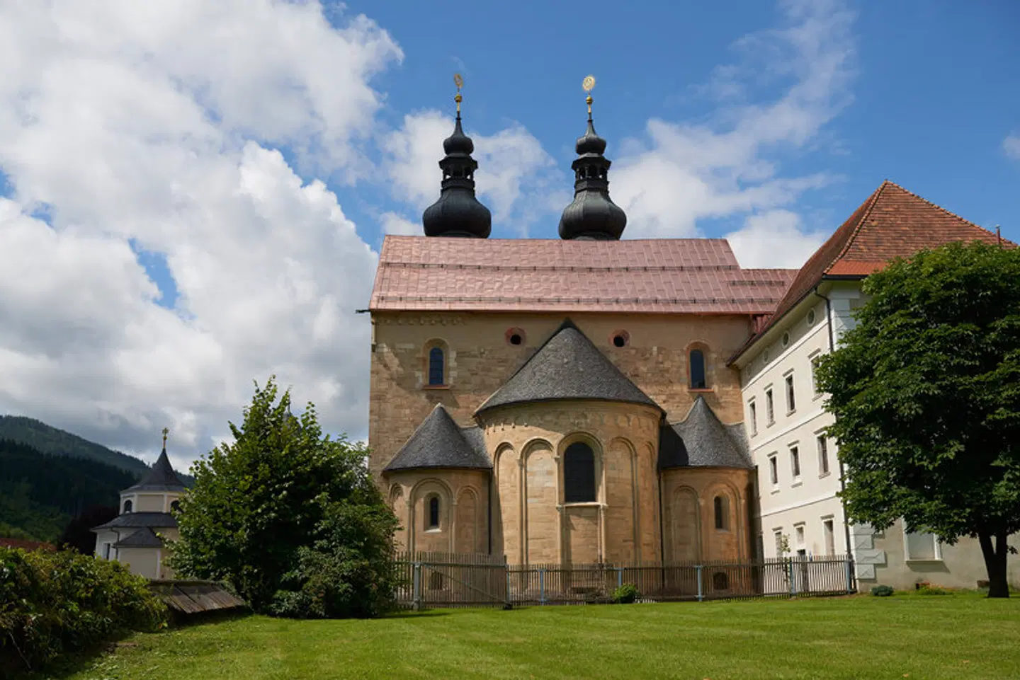 JUFA Hotel Stift Gurk EXTERIOR