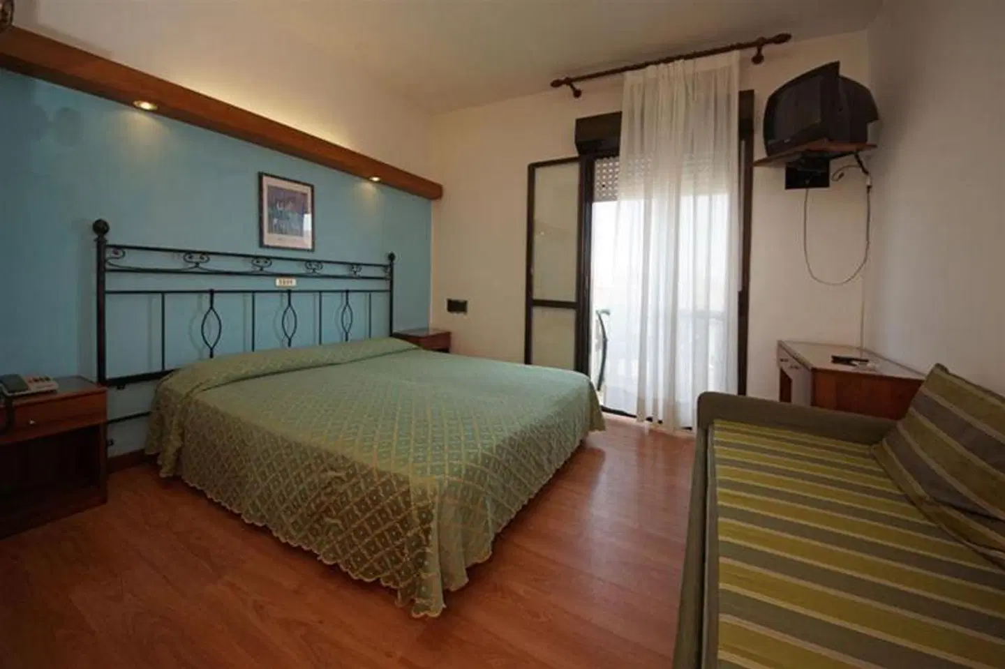 President ROOM_EXAMPLE