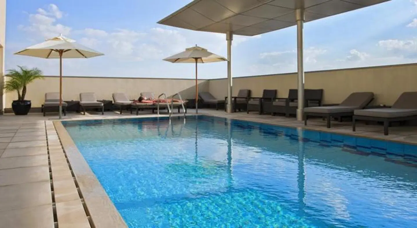 Centro Al Manhal by Rotana OUTDOOR_POOL
