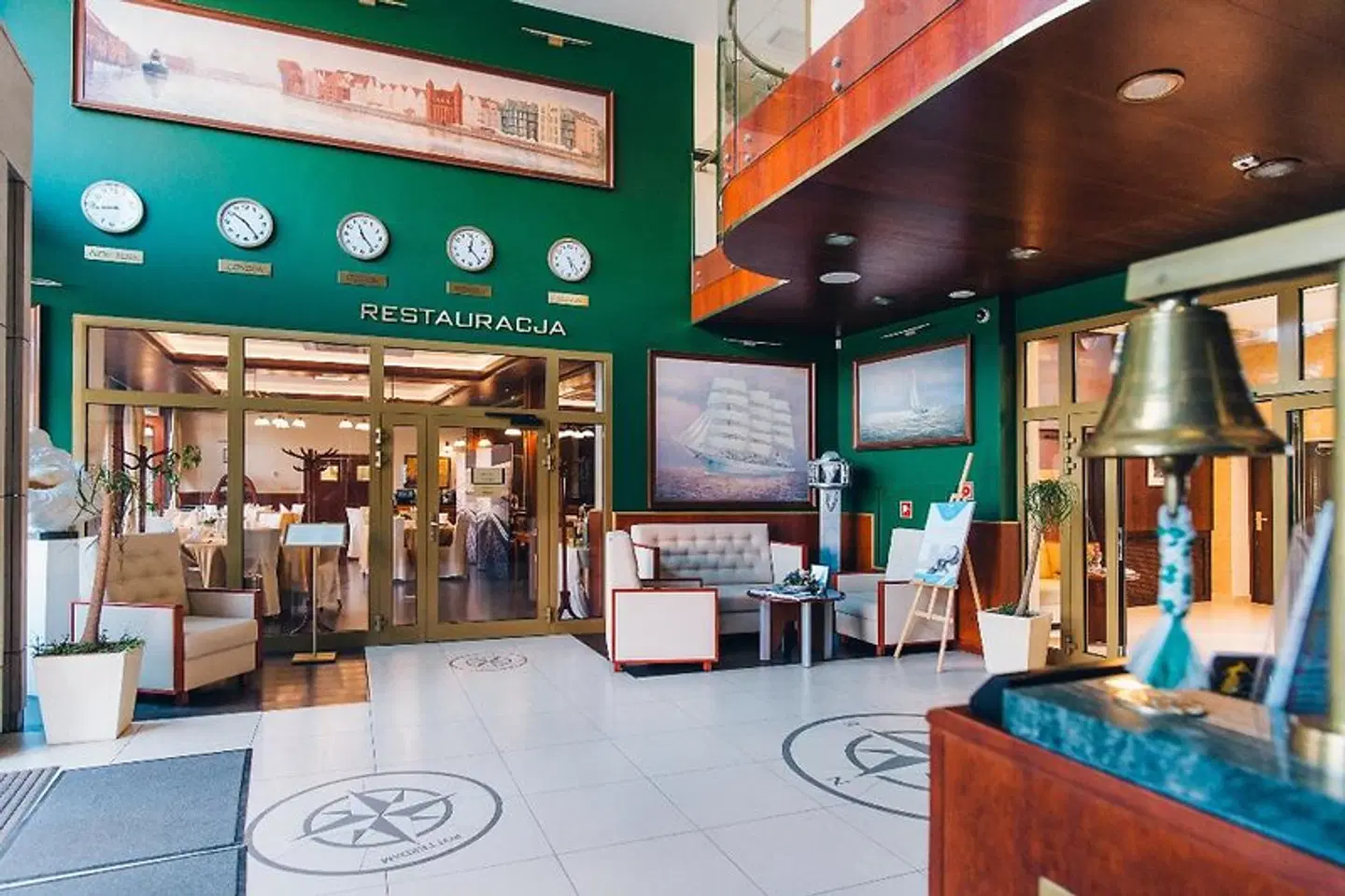 Admira' LOUNGE_LOBBY