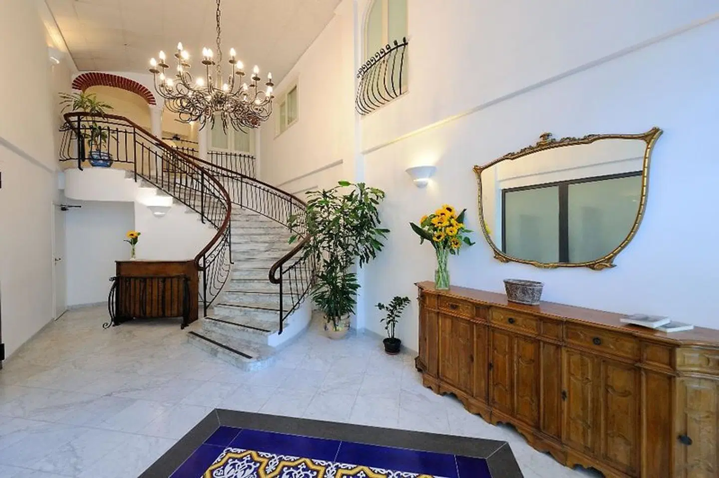 Aurora Apartments LOUNGE_LOBBY