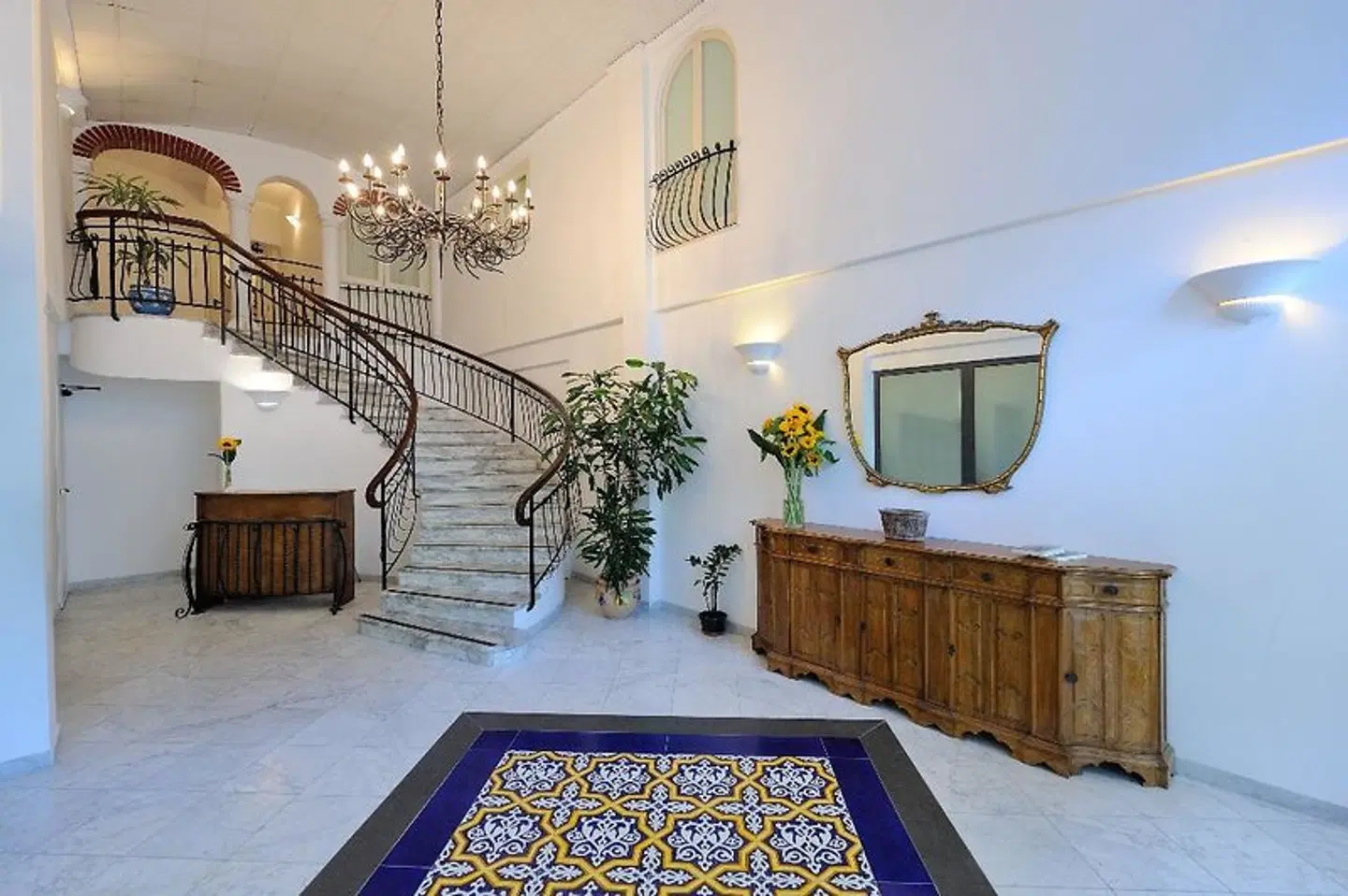 Aurora Apartments LOUNGE_LOBBY
