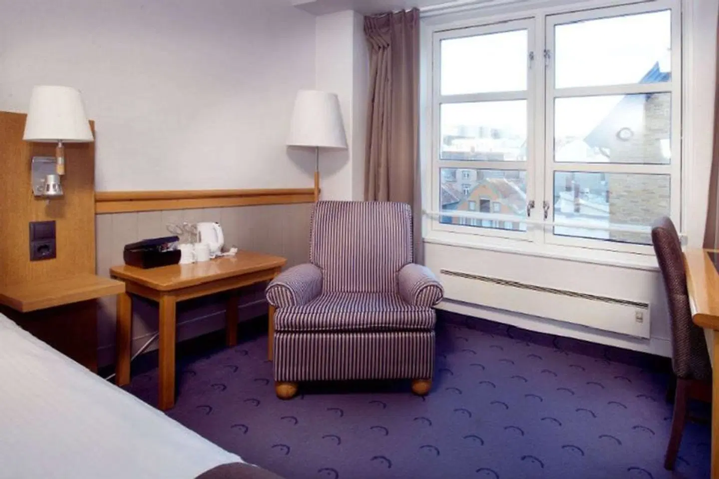 Home Hotel With ROOM_EXAMPLE